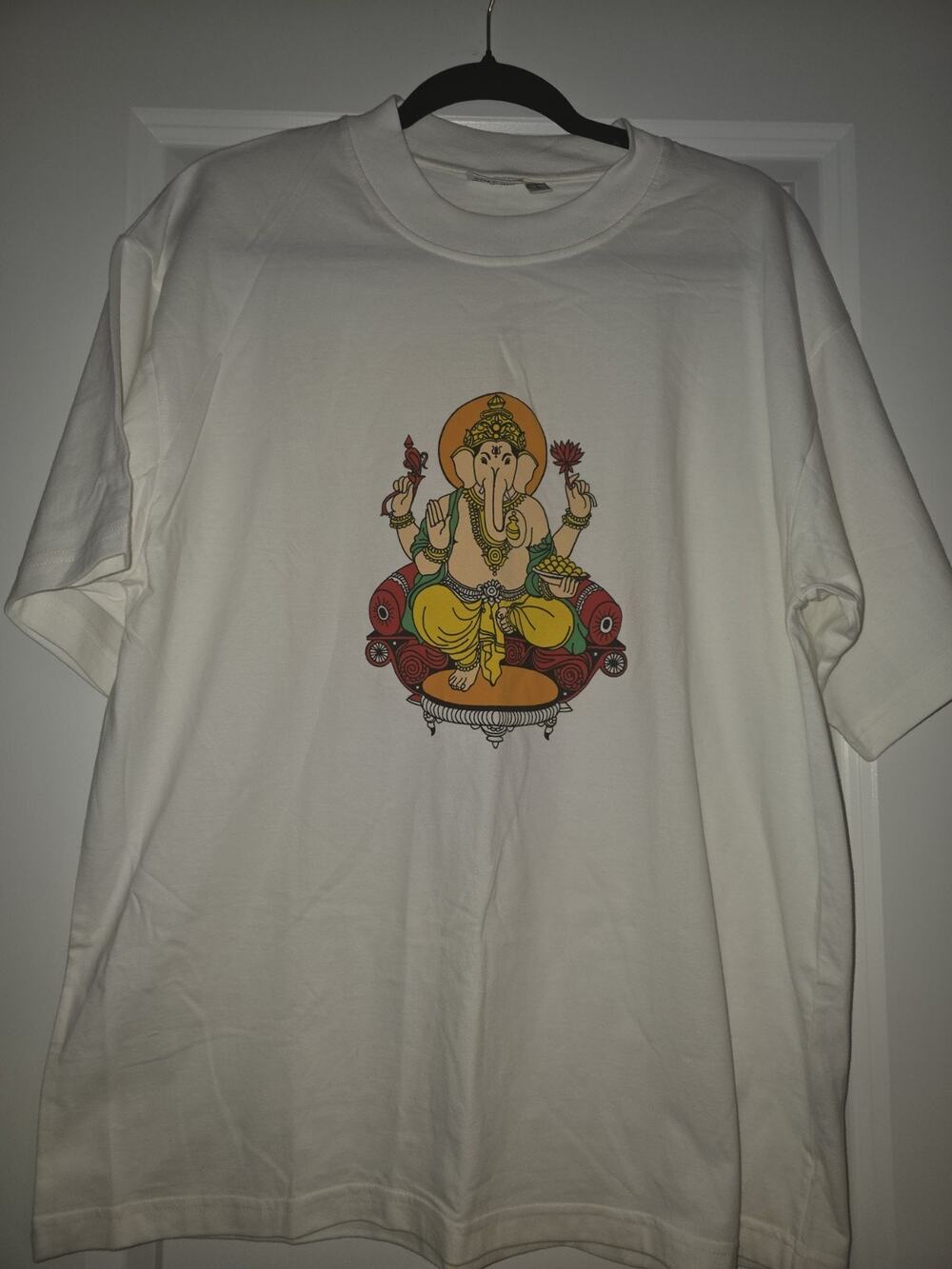 White Ganesha T-Shirt Hindu from Society of Greater Cincinnati Size Large